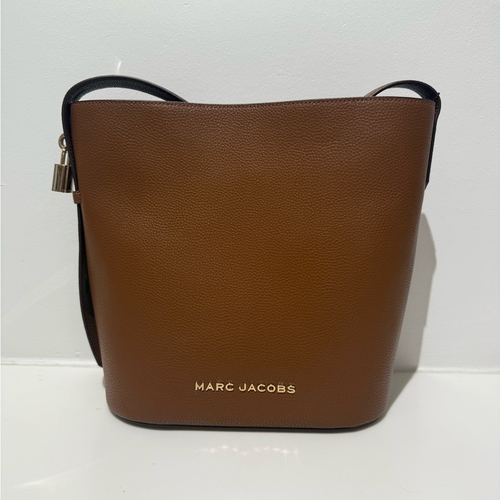 NWT Marc Jacobs large Drifter bucket bag cognac